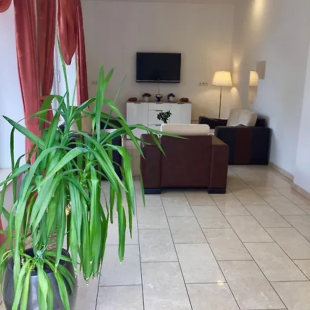 Marjani Hotell
